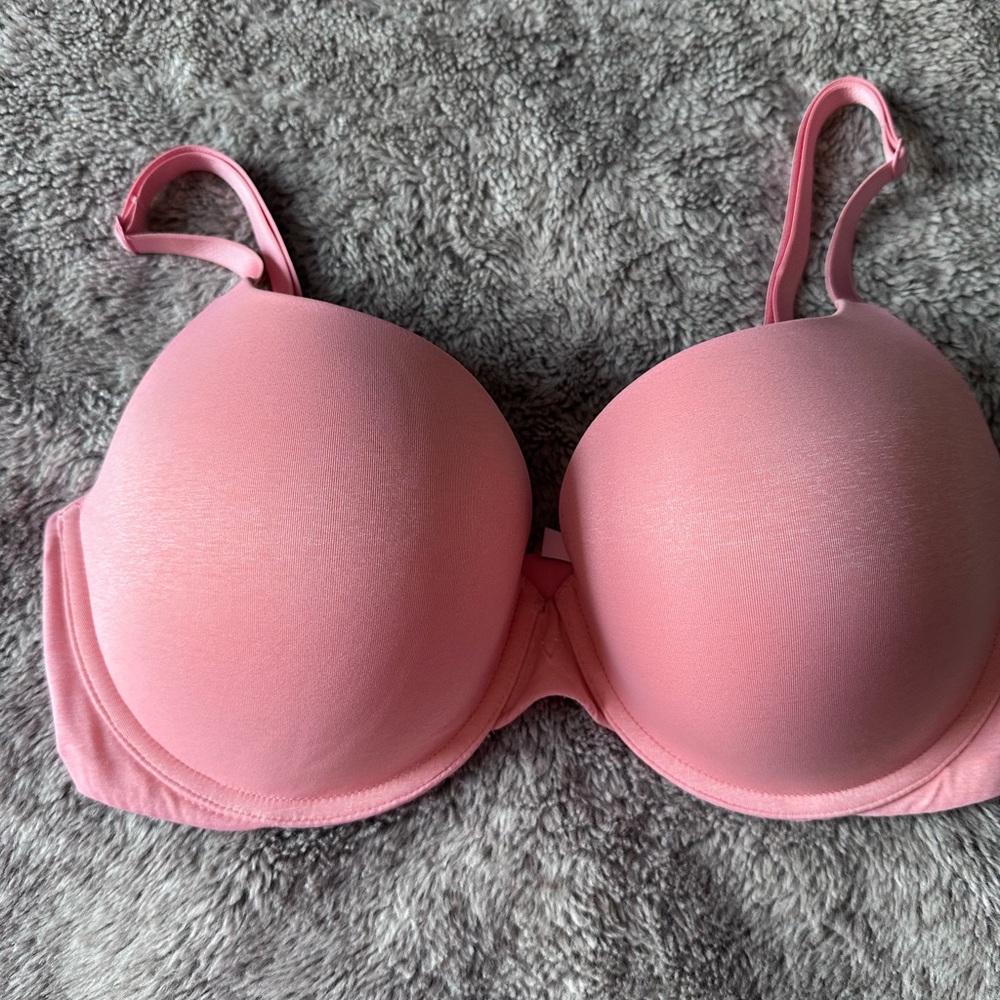 Victoria’s Secret 36DD T shirt push up